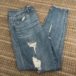 DollHouse, Distressed Skinny Jeans. USED, im good condition